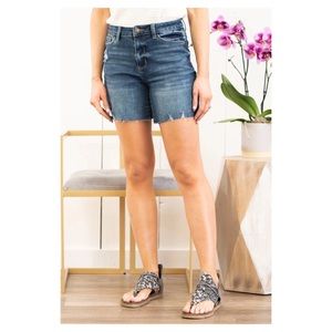 NWT Judy Blue Cut Off Mid Thigh Shorts